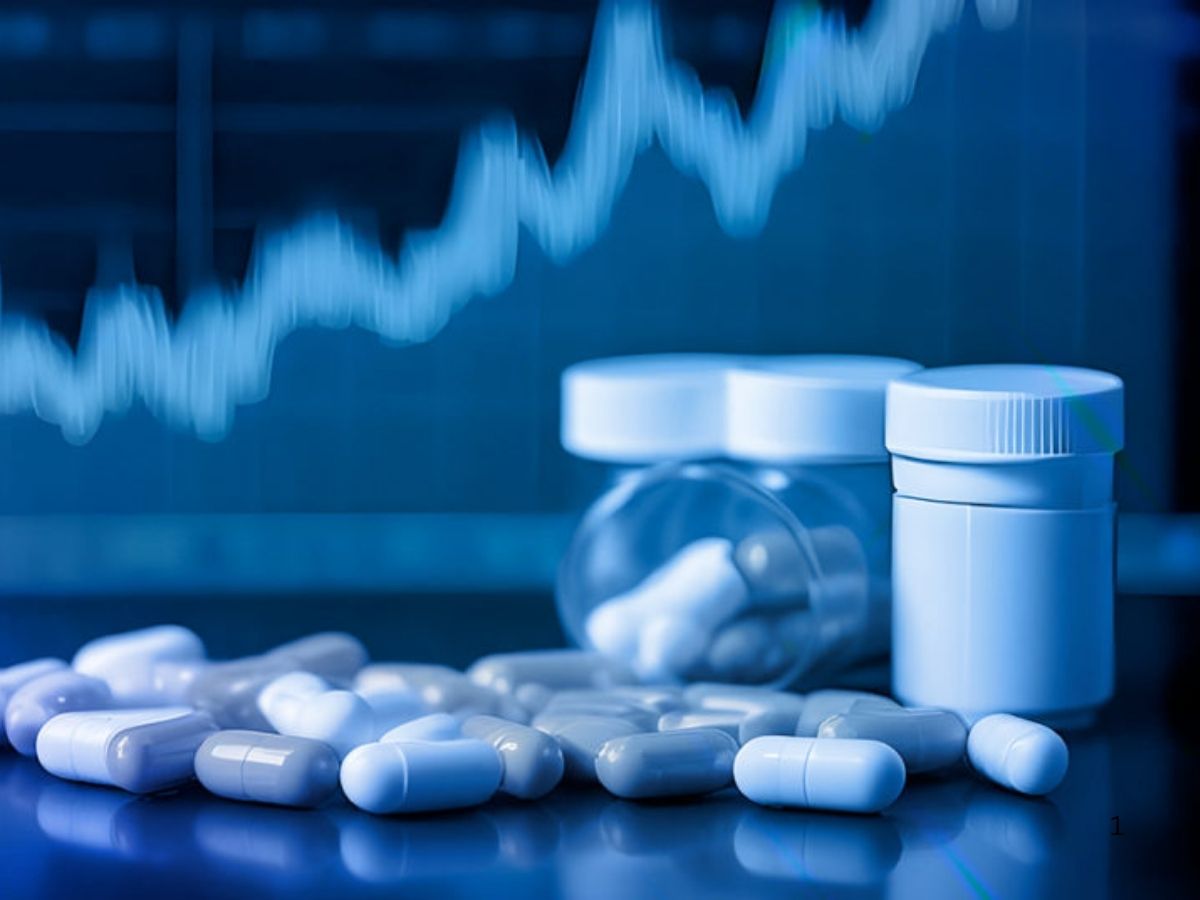 66% रिटर्न के लिए खरीदें ये Pharma Stock, रिकॉर्ड लो पर कर रहा ट्रेड