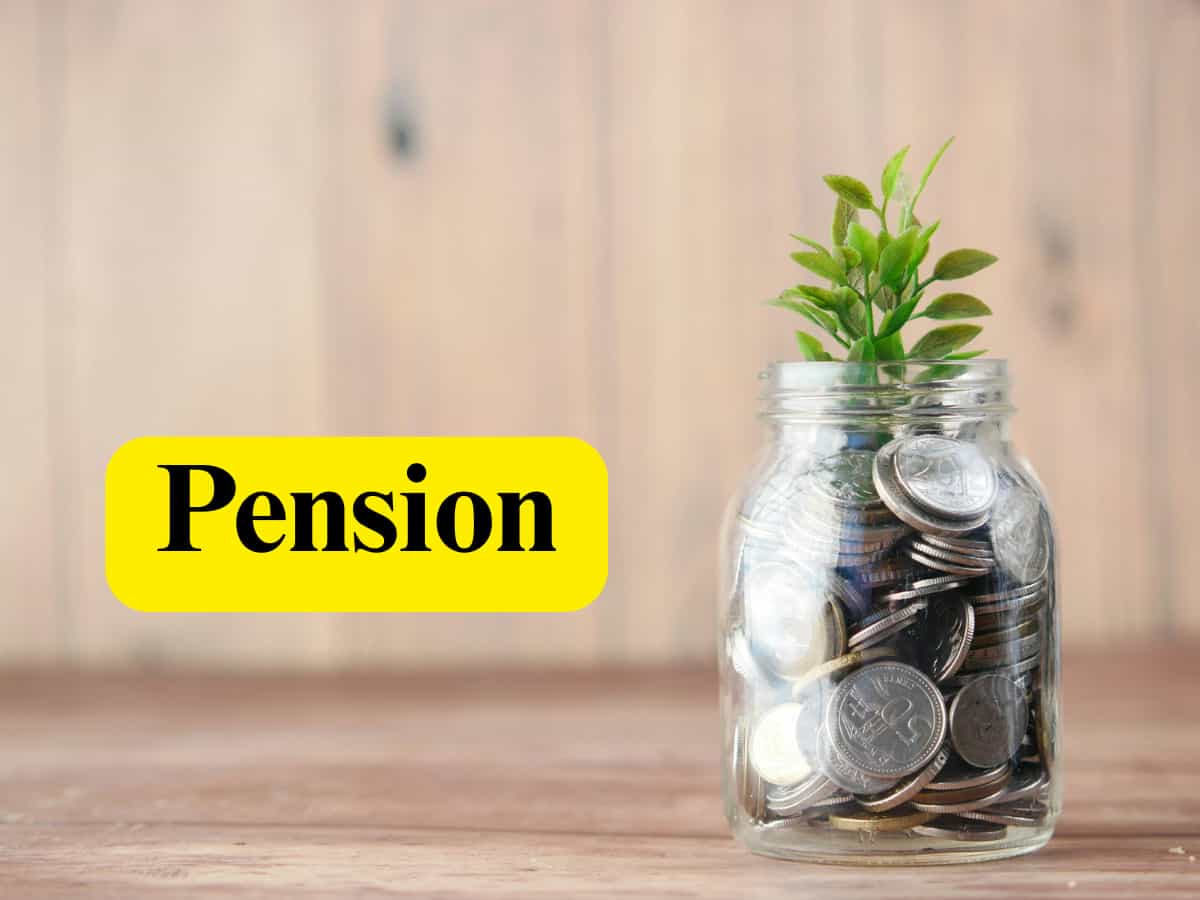 Pension New Rules: सरकारी कर्मचारियों की नहीं चलेगी मनमानी! बर्खास्त हुए तो पेंशन से धोना पड़ेगा हाथ