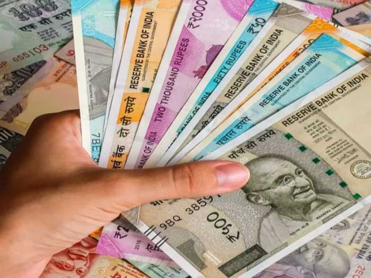 10- कैश में 2 लाख से ज्यादा की खरीदारी