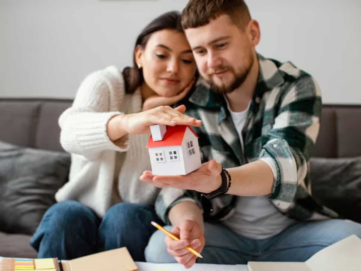 पत्नी के नाम पर रजिस्ट्री मतलब सीधी बचत!