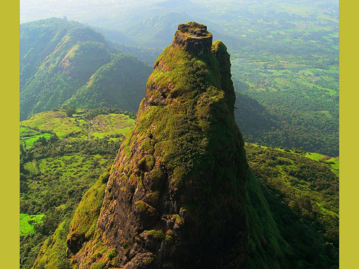 सूरज ढलते ही हो जाता है वीरान, जानिए क्यों कहते हैं इसे देश का सबसे खतरनाक किला