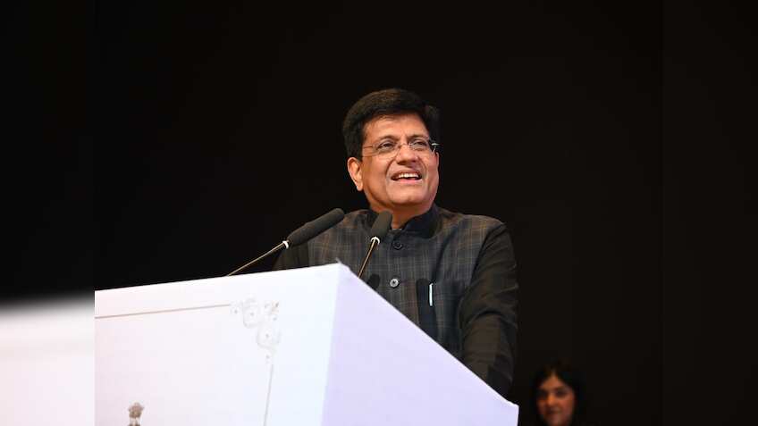 पीयूष गोयल पेरिस में टॉप कंपनियों के CEO से मिले, भारत के EV और रिन्यूएबल एनर्जी सेक्टर में निवेश को लेकर की बातचीत