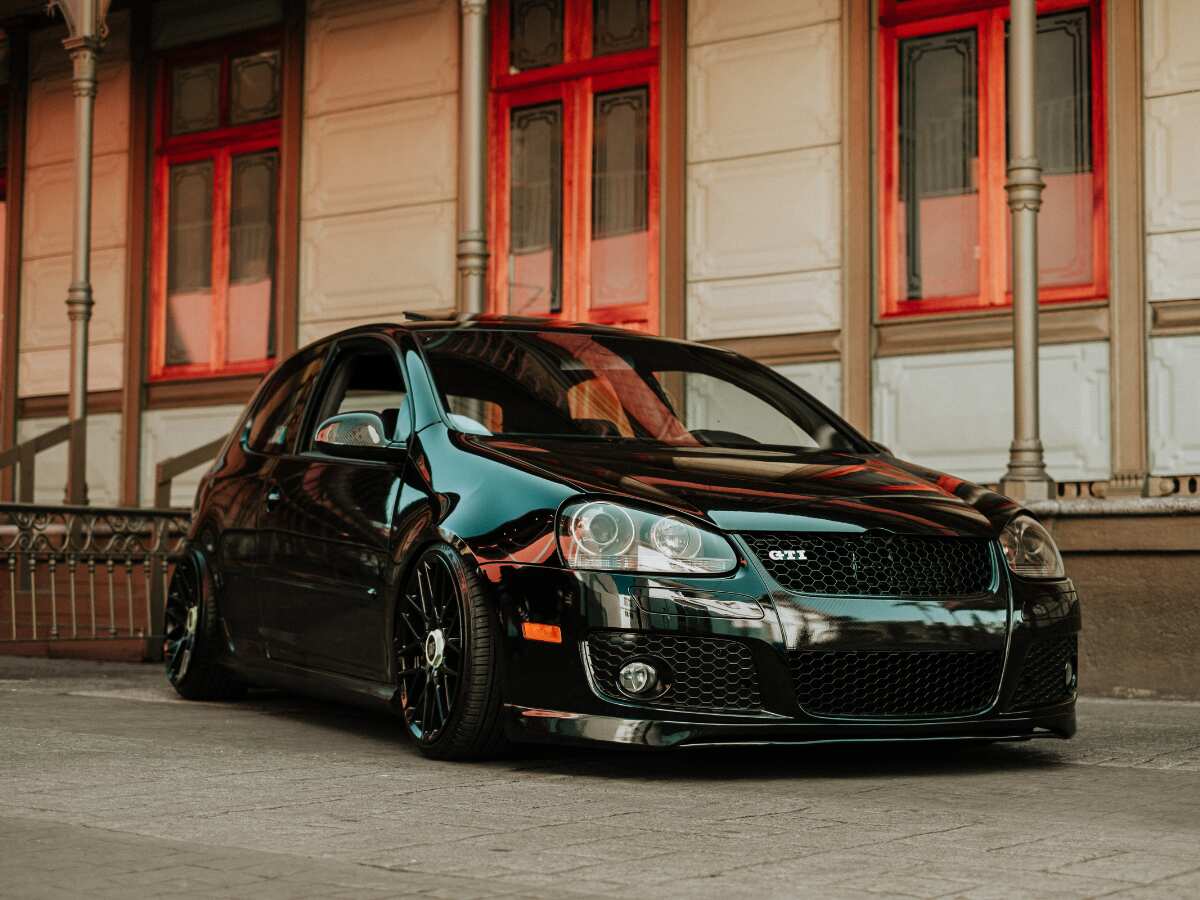 कार को क्लासी दिखाने के चक्कर में आप तो नहीं कर बैठे ये काम, नोएडा-गाजियाबाद के लोग इस गलती में माहिर!