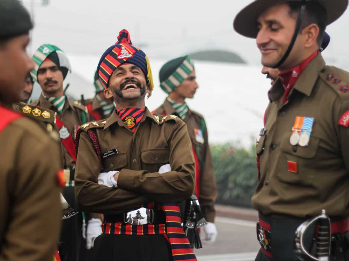 रिटायरमेंट के ठीक पहले इन सरकारी कर्मचारियों को मिलेगा 'प्रमोशन'! क्या पेंशन में भी होगा फायदा?