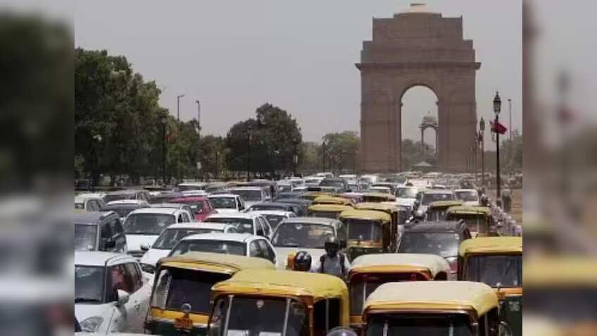 Delhi-NCR में डीजल-पेट्रोल गाड़ियों पर लगाम, 1 जनवरी 2026 से बना नया नियम, जानिए किन पर होगा लागू