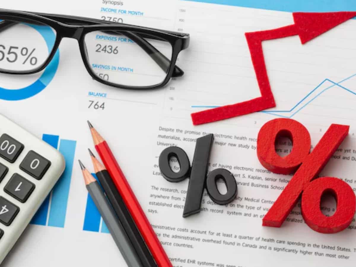 Loan Interest Rates: इन 4 बैंकों ने ग्राहकों को दिया तोहफा, सस्ता कर दिया लोन