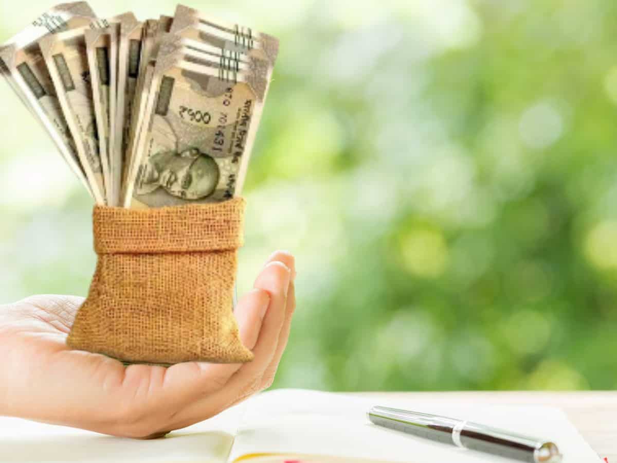 10000 रुपए के मासिक निवेश पर