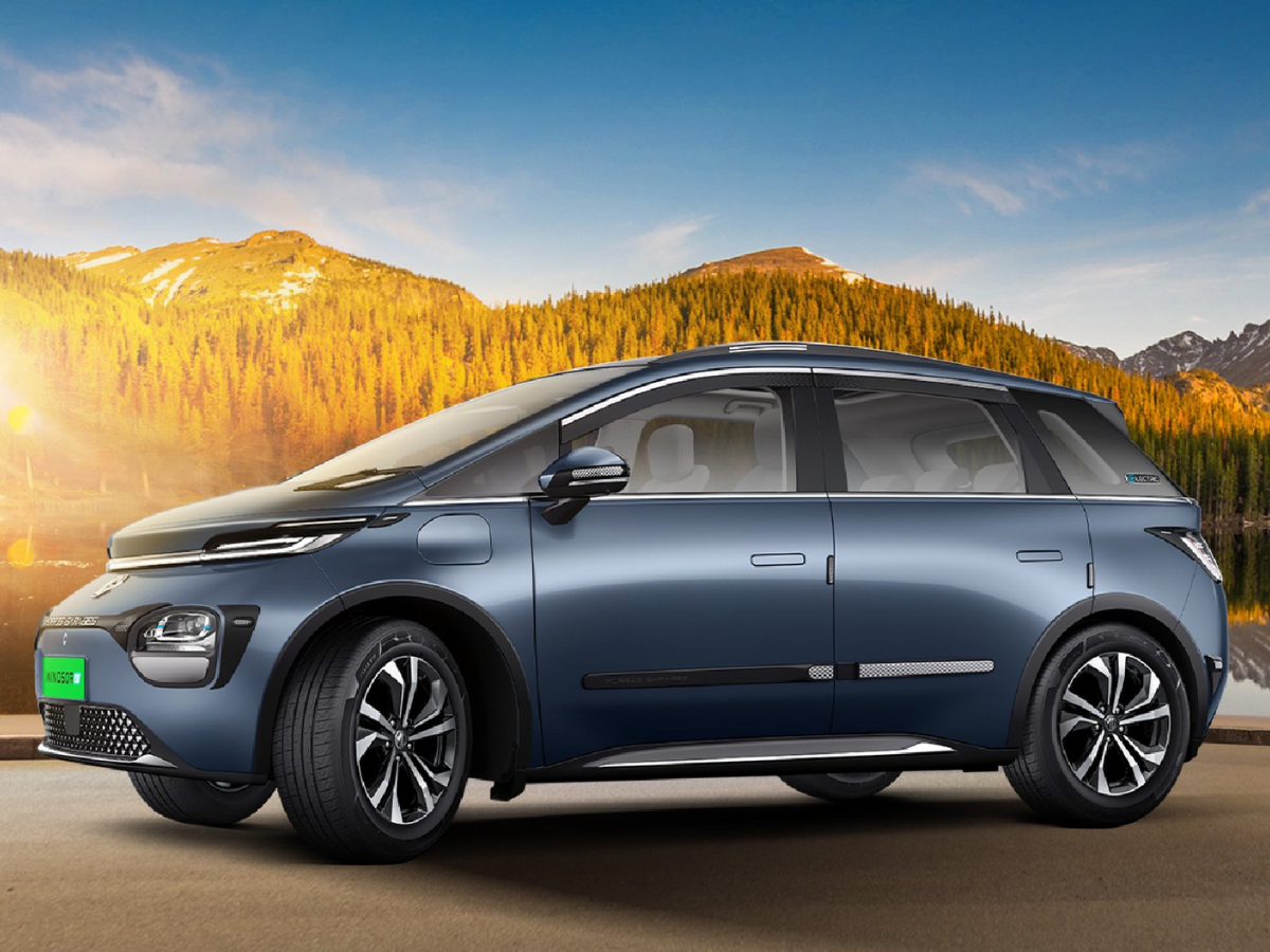 इस EV कार ने छुड़ाए दूसरी गाड़ियों के पसीने! लॉन्च के 8 महीने में ही बिक गई 27000 यूनिट्स, ऐसा क्या पसंद कर रहे लोग?