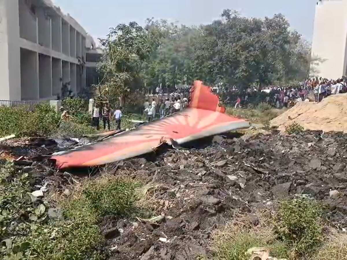 एयर इंडिया के प्लेन क्रैश में पायलट ने दिया था मे-डे कॉल, कितने बजे भरी उड़ान और कब हुआ एक्सीडेंट, यहां पढ़ें पूरी टाइमलाइन