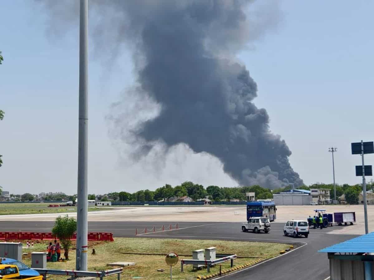 Air India Plane Crash: MAYDAY Call का क्‍या मतलब है? पायलट किस सिचुएशन में ये कॉल करता है!
