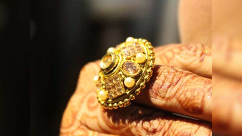 सोने-चांदी की चमक बढ़ी! हफ्तेभर में ₹1,900 महंगा हुआ Gold, चांदी ₹1.06 लाख के पार