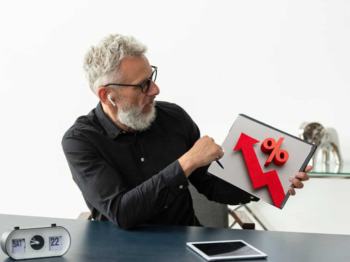 SBI, HDFC और ICICI समेत इन 7 बैंकों ने की Savings Account के ब्याज में कटौती, जानिए अब कितना मिलेगा Interest