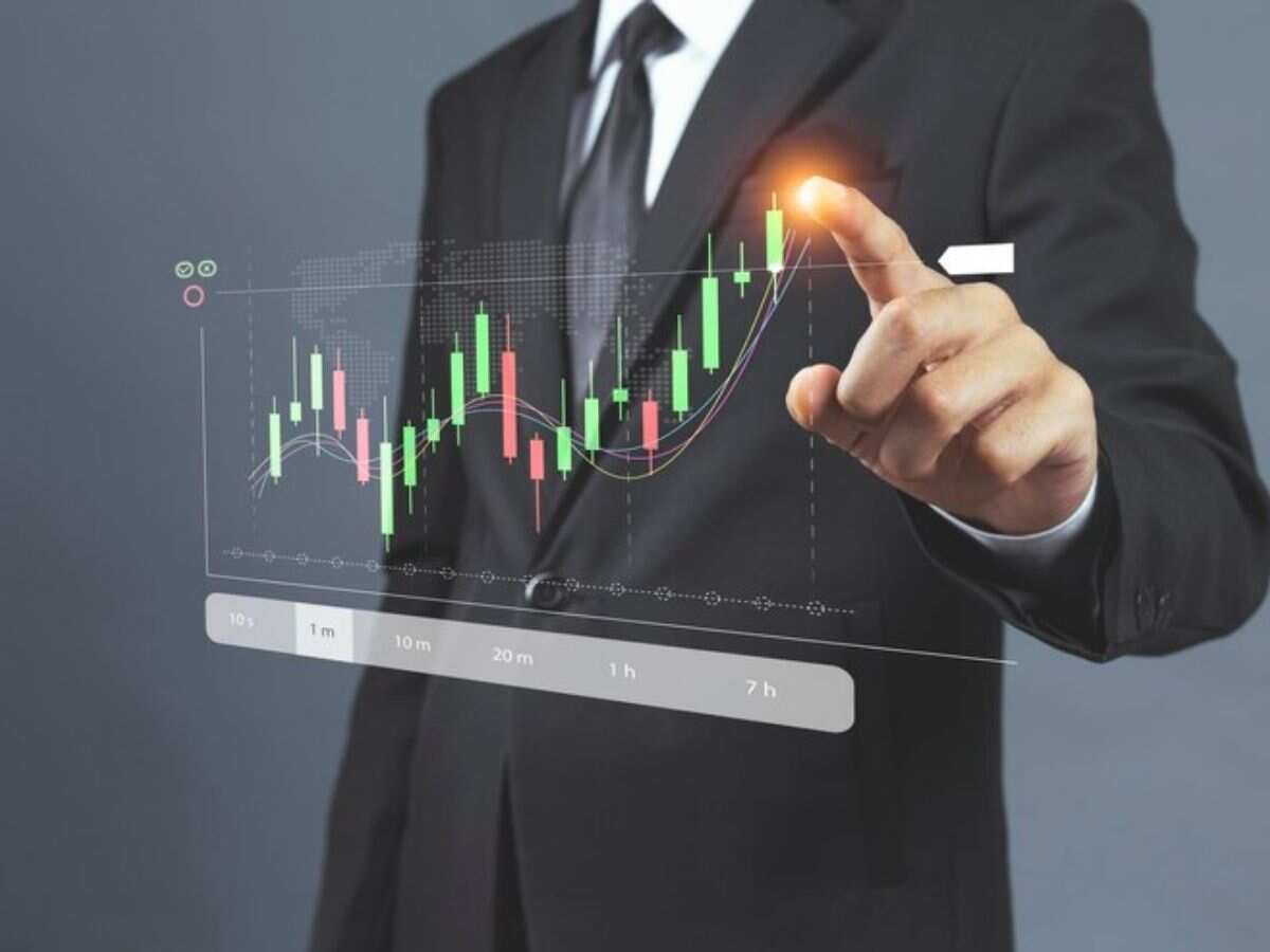 15 दिनों में करनी है कमाई? ब्रोकरेज ने चुने ये 5 Stocks; सोमवार को रखें नजर