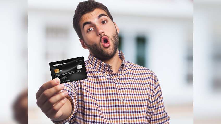ले रहे हैं जिंदगी का पहला Credit Card? भूल से भी भूलकर मत करना ये गलतियां, वरना मजे करने के बजाय माथा पीटेंगे!
