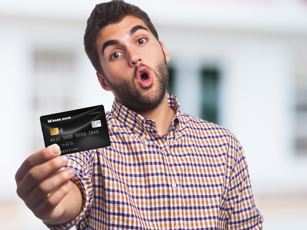 ले रहे हैं जिंदगी का पहला Credit Card? भूल से भी भूलकर मत करना ये गलतियां, वरना मजे करने के बजाय माथा पीटेंगे!
