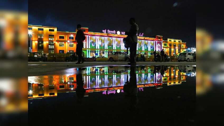 नई दिल्ली रेलवे स्टेशन पर बदले पार्किंग के नियम, पहले 8 मिनट बिल्कुल फ्री, फिर हर मिनट पड़ेगा जेब पर भारी!