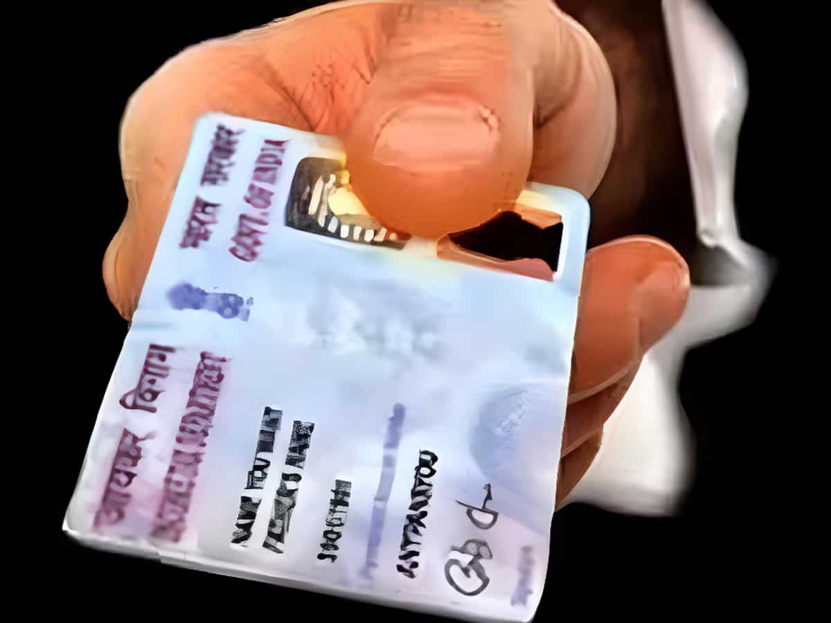 8- पैन, आधार और बैंक अकाउंट डिटेल्स