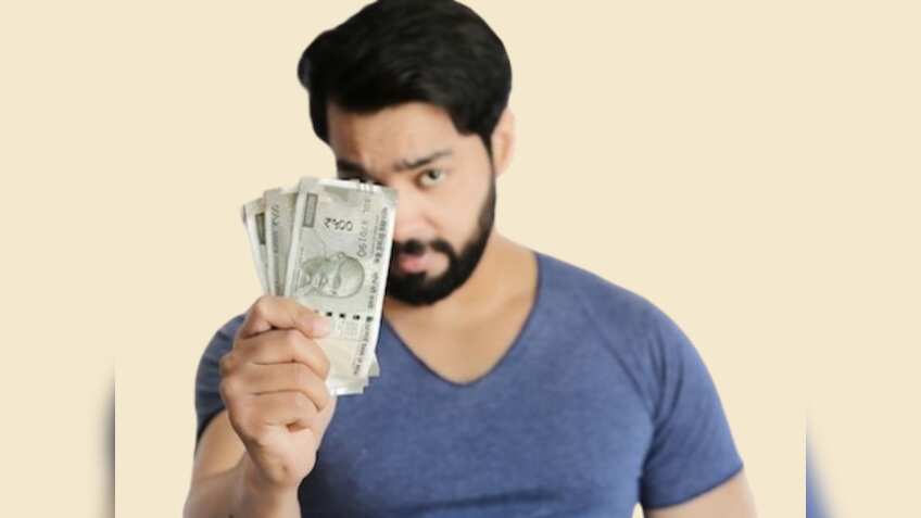 सेविंग्‍स अकाउंट में पड़े रहते हैं लाखों रुपए? बस बैंक में जाकर करवा लें ये काम.. ब्‍याज डबल न हो जाए तो कहना!