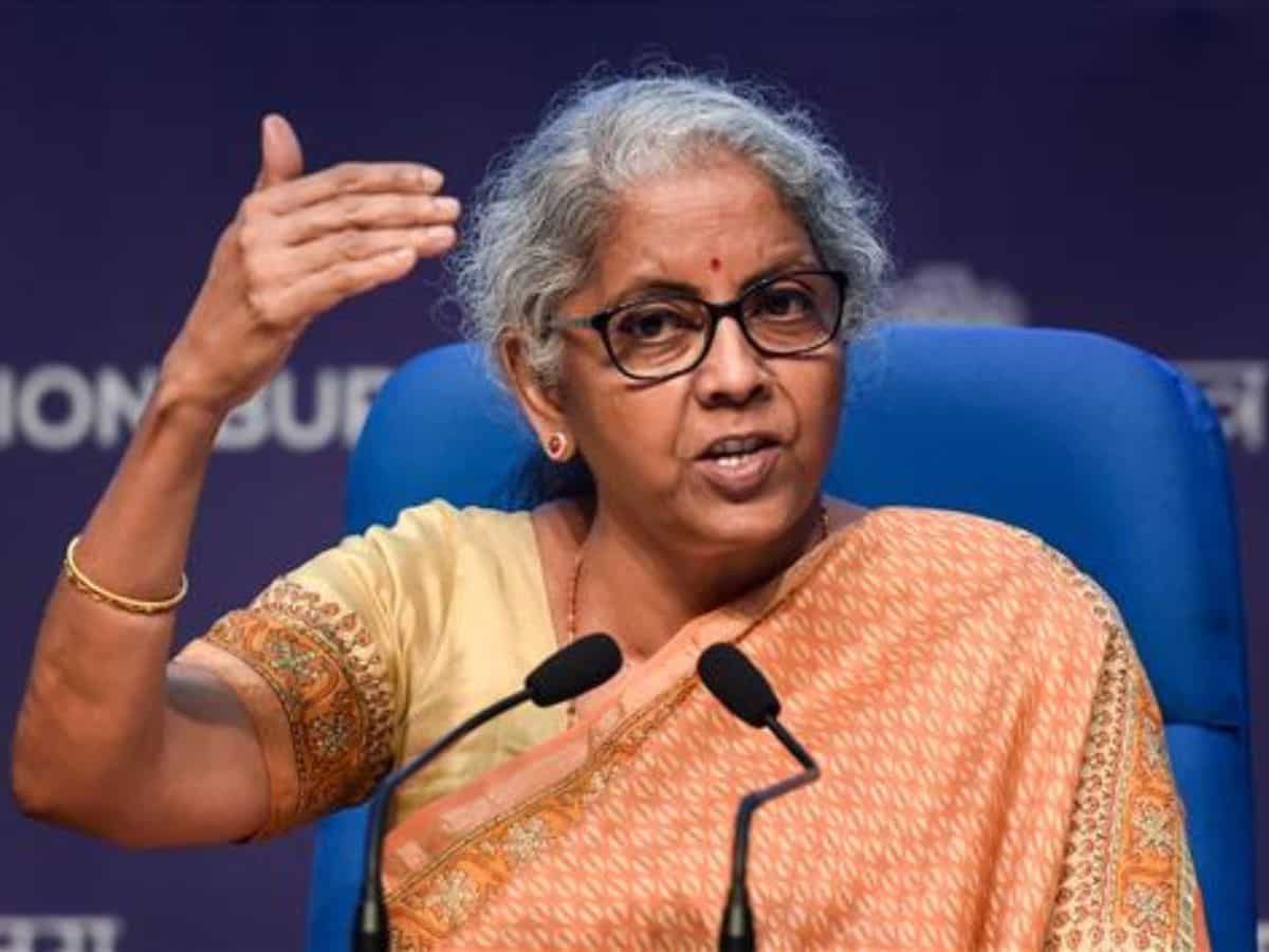 बैंक से लोन लेने वालों के लिए बड़ी खबर! वित्त मंत्री करेंगी सरकारी बैंकों के साथ बैठक, इन मुद्दों पर होगी चर्चा
