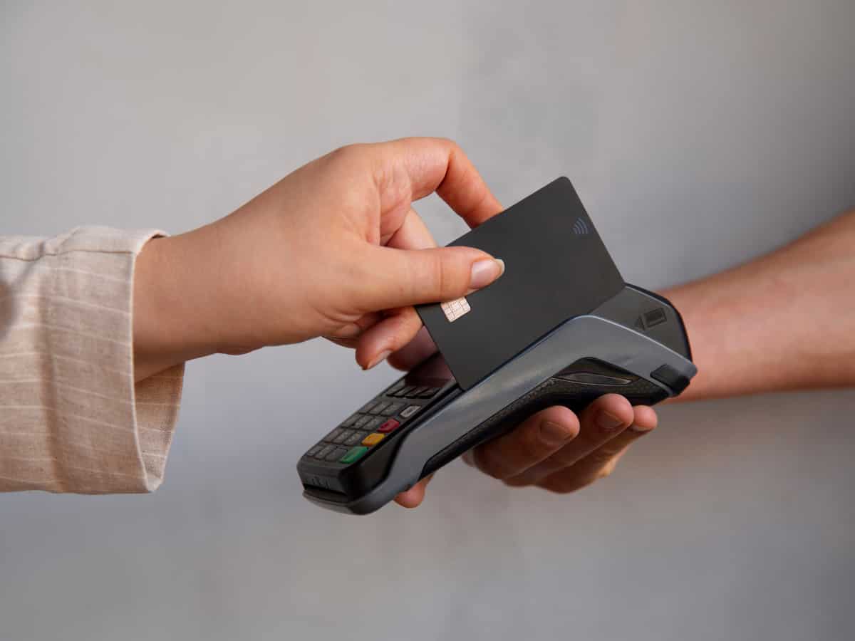 पुराने कार्ड को नष्ट करें