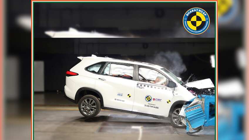 Tata, Mahindra को टक्कर देने सेफ्टी की रेस में कूदी Toyota, कंपनी की पहली ही कार को मिले 5 STAR