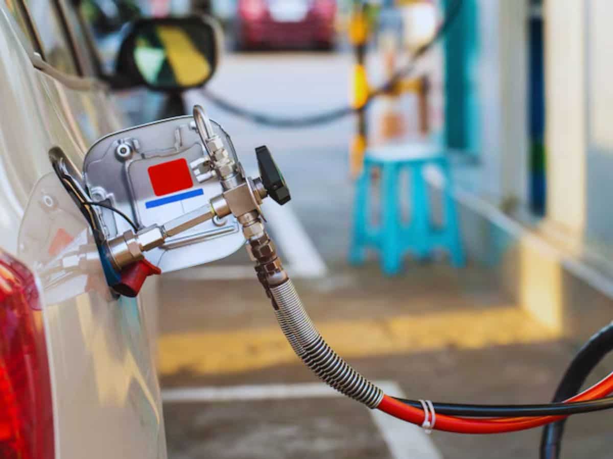 सरकार ने 5% बढ़ाए घरेलू नेचुरल गैस के दाम! CNG कार चलाना और खाना पकाना हो सकता है महंगा