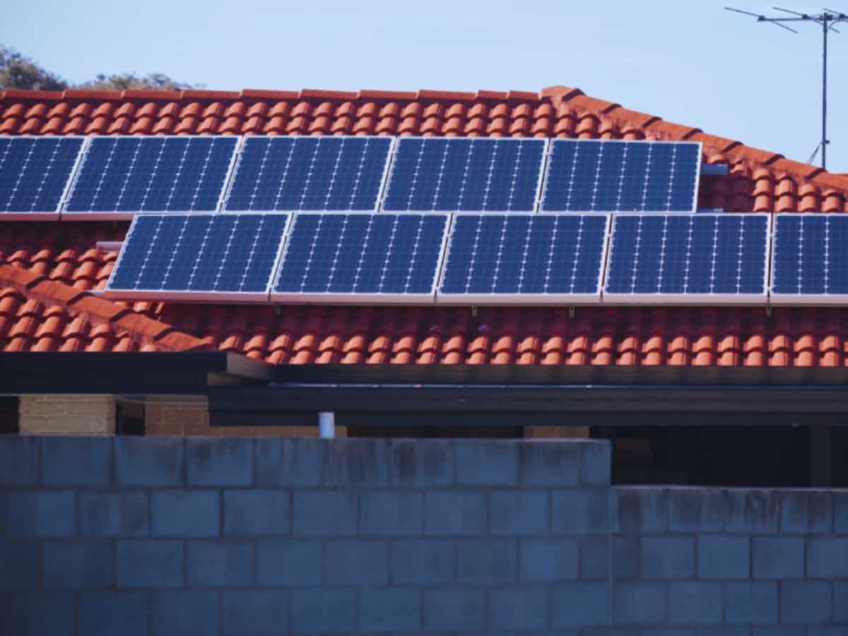 खुशखबरी! एसबीआई की मदद से बढ़ेगी रिन्यूएबल एनर्जी, 40 लाख घरों की बिजली की जरूरत होगी पूरी