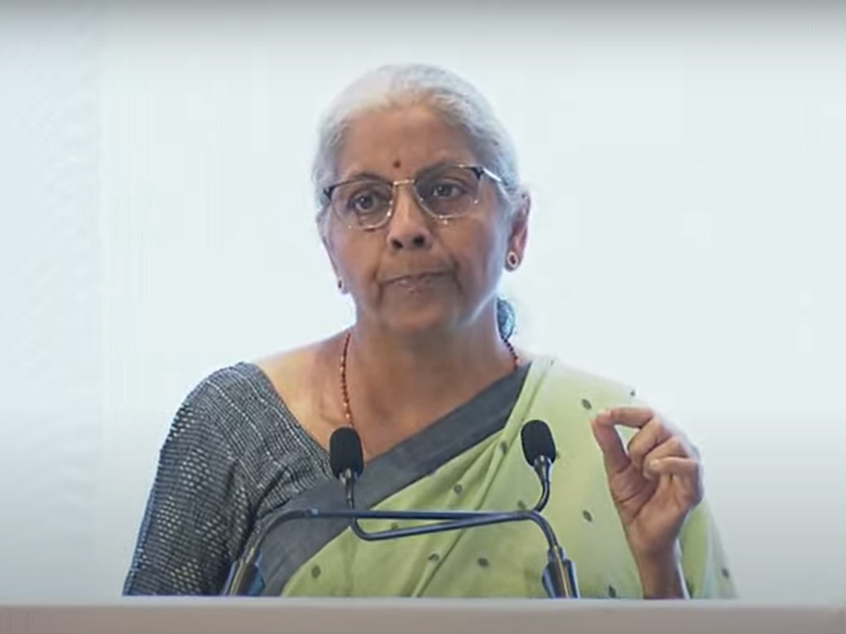 NBFC की लोन वसूली पर निर्मला सीतारमण ने जताई नाराजगी, कहा- इंसानियत के दायरे में होनी चाहिए रिकवरी