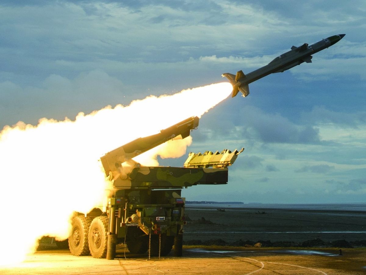 दुनिया में तनाव लेकिन डिफेंस में धमाल! मोतीलाल ने इस Defence PSU Stock में की कवरेज की शुरुआत- जानें TGT