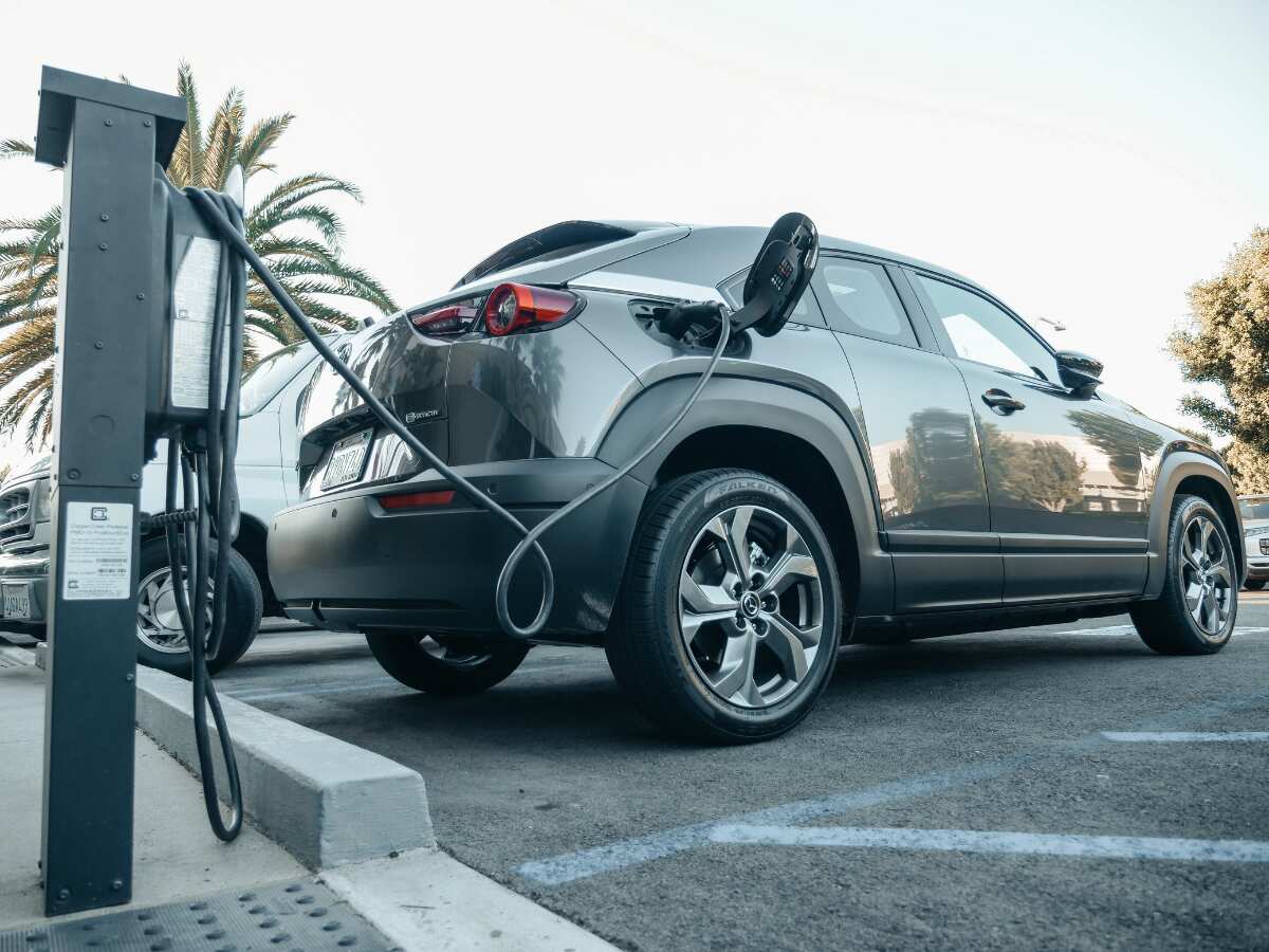 ग्रीन मोबिलिटी और EV मैन्युफैक्चरिंग पर सरकार का फोकस, 2030 तक के लिए तय किया टारगेट 