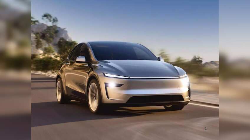 क्या Tesla की एंट्री से इंडियन ऑटो कंपनियों को डरना चाहिए? Mahindra, Tata के लिए कितना बड़ा होगा मुकाबला