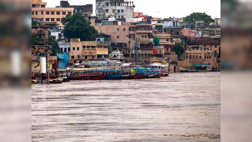 वाराणसी में गंगा का रौद्र रूप- अस्‍सी घाट समेत 84 घाट हुए जलमग्‍न, मंदिरों में भी घुसा पानी, प्रशासन ने किया सचेत