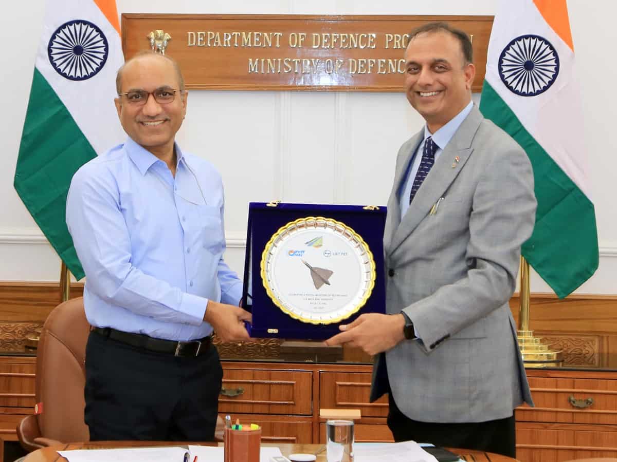 तेजस मार्क 1ए को मिली पहली विंग असेंबली, स्वदेशी लड़ाकू विमान निर्माण ने पकड़ी रफ्तार