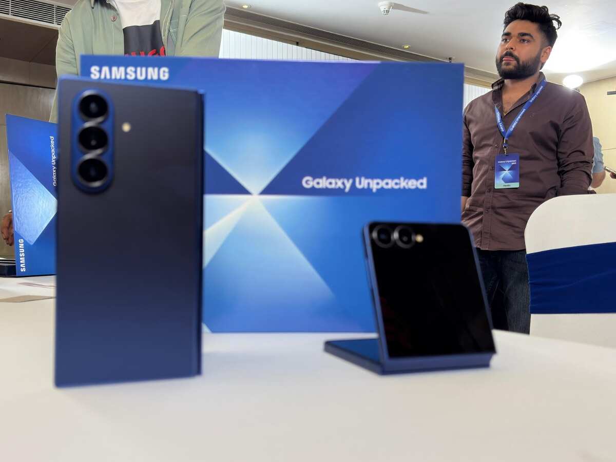 Make in India का जलवा! भारत में बने Samsung के फोल्डेबल फोन ने रचा इतिहास, बुकिंग के सारे रिकॉर्ड ध्वस्त!