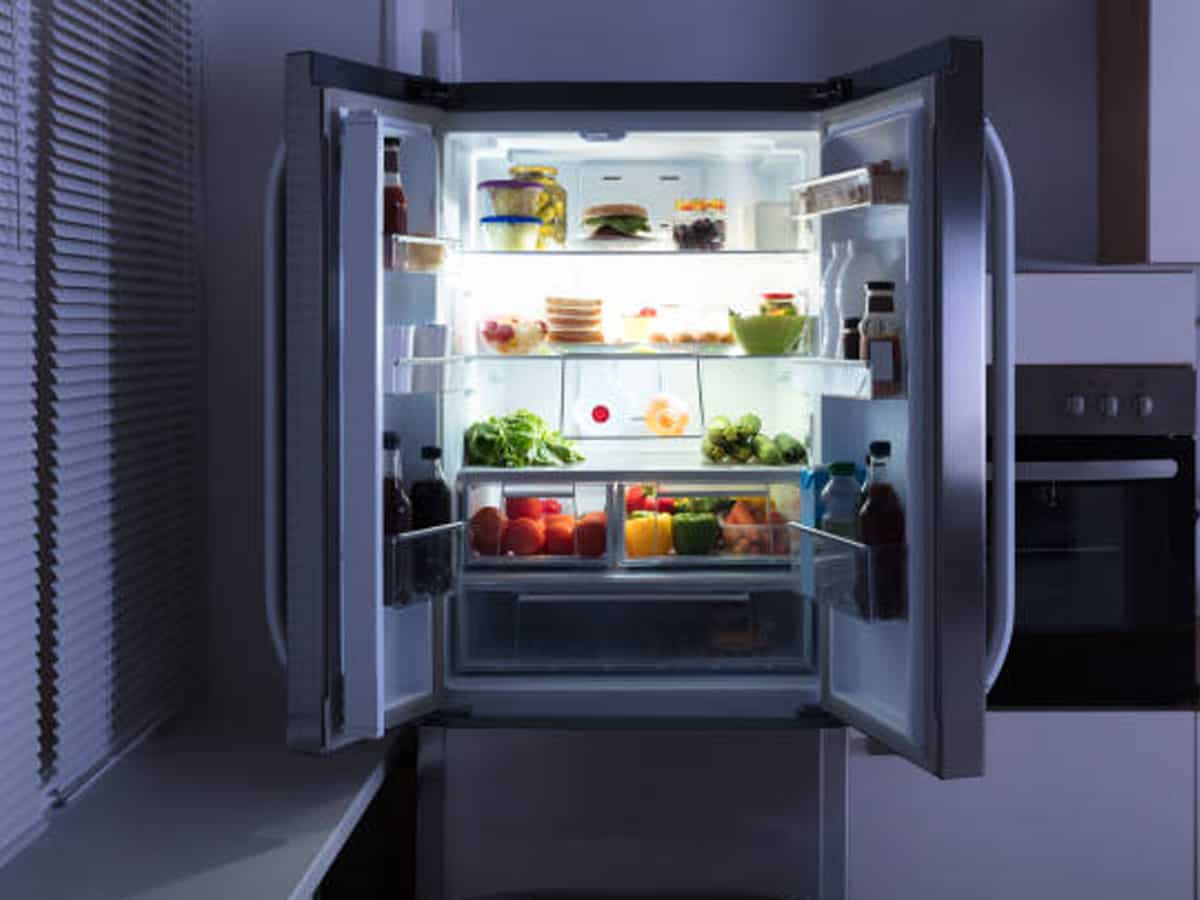 मानसून में फ्रिज से मिल रहे हैं ये 5 संकेत, नजरअंदाज करना पड़ेगा भारी, तुरंत घुमाएं मैकेनिक को फोन