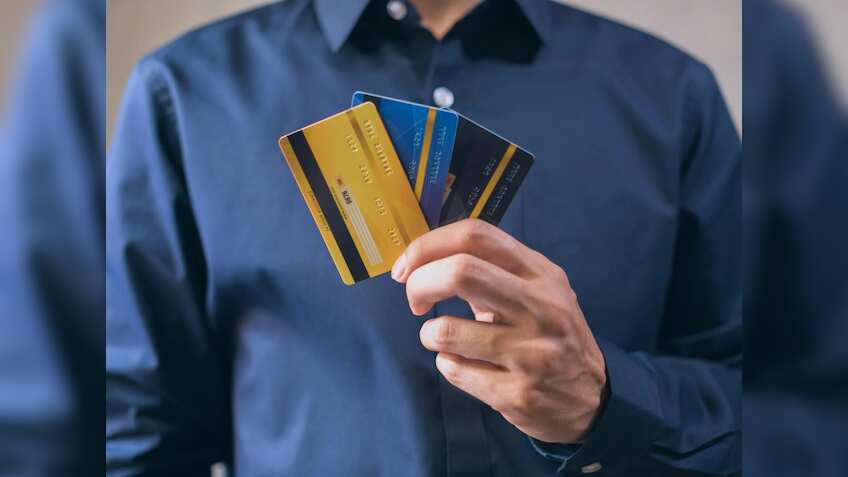 क्रेडिट कार्ड की एक गलती आपका सिबिल स्कोर कर देगी 'जीरो'! मिनिमम पेमेंट का सच जानकर होश उड़ जाएंगे