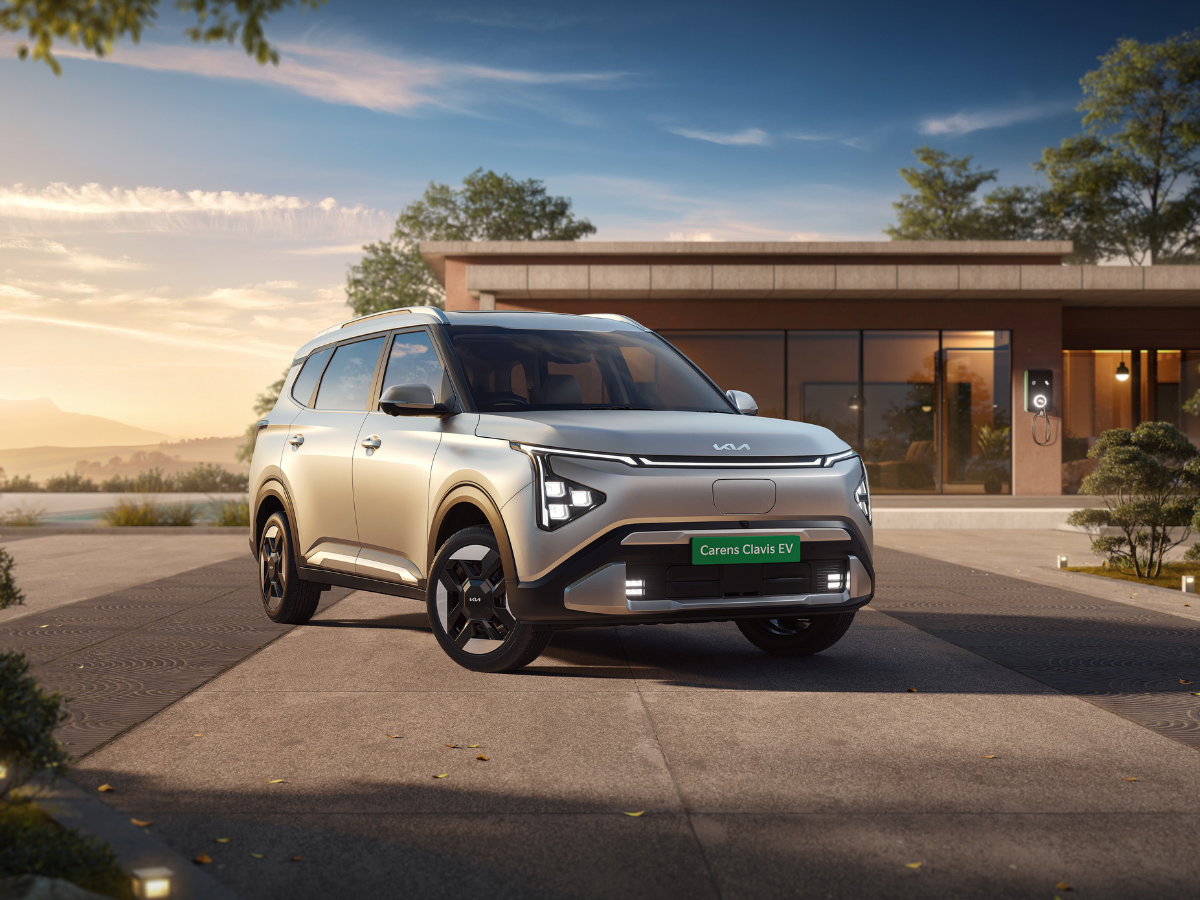 इस अफोर्डेबल 7-सीटर EV कार की बुकिंग शुरू; सिंगल चार्ज पर 490 km की रेंज, बेहतरीन फीचर्स और सेफ्टी का भरोसा