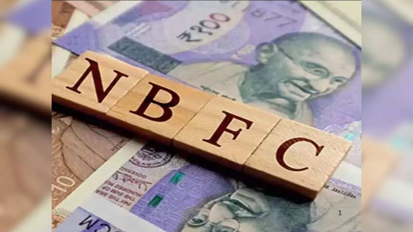 4 महीने के भीतर देश के सबसे बड़े NBFC के मैनेजिंग डायरेक्टर ने दिया इस्तीफा, आगे क्या करें निवेशक?