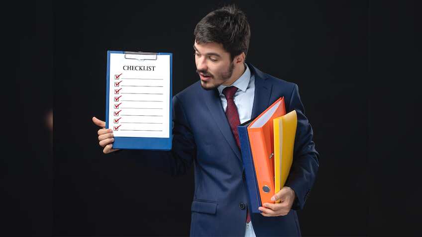 फ्रीलांसर हैं? समझ नहीं आ रहा कैसे फाइल करें ITR? जानिए कौन सा फॉर्म भरें और कैसे बचाएं Income Tax