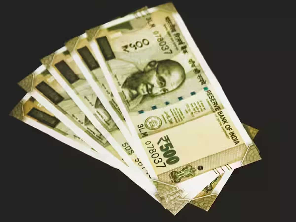 10- कैश में 2 लाख से ज्यादा की खरीदारी