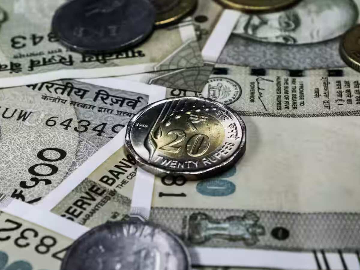 8th Pay Commission: कितनी बढ़ेगी सैलरी? जानें फिटमेंट फैक्टर, नया पे मैट्रिक्स, पूरा कैलकुलेशन और ताजा अपडेट