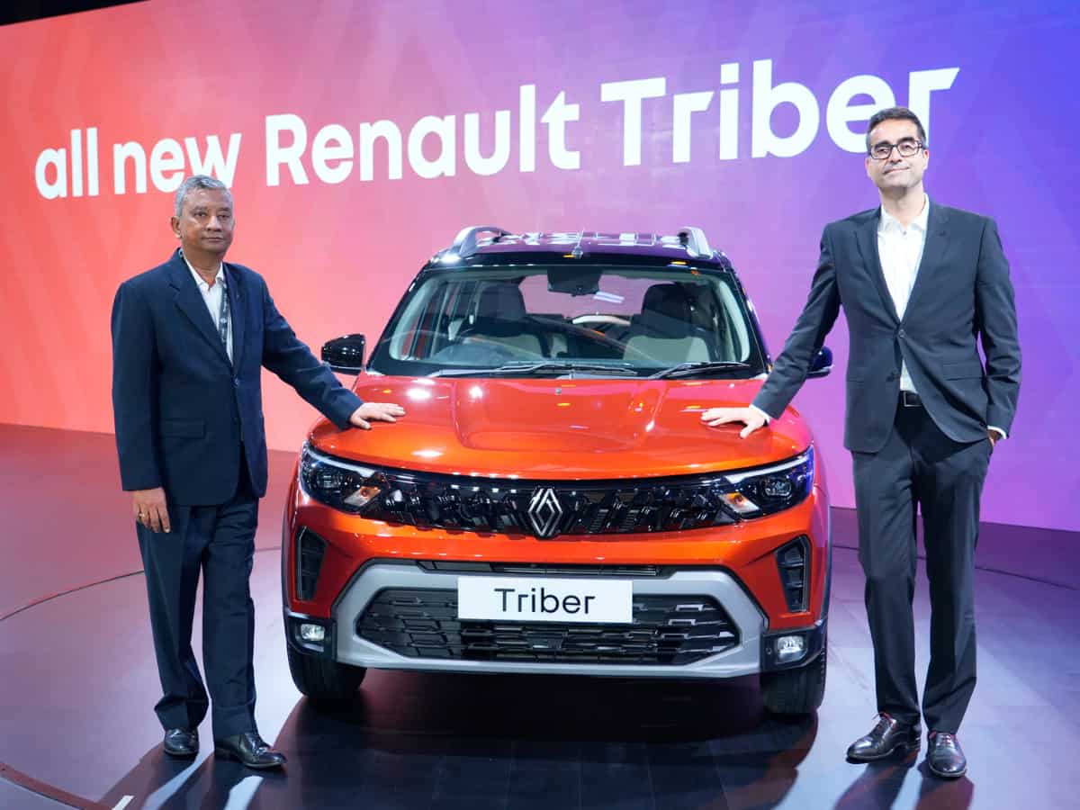 बेहद ही अफोर्डेबल प्राइस में लॉन्च हुई 7 सीटर वाली नई Renault Triber; कंपनी ने भर-भर कर दिए ये फीचर्स