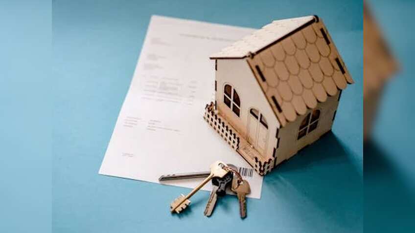 जाएं तो जाएं कहां, किराया भी महंगा, नए घर भी महंगे, Delhi NCR में कैसे पिस रहा है मिडिल क्लास