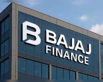 क्या Bajaj Finance में आ सकती है 35% की गिरावट? रिजल्ट के बाद आज 5% टूटा