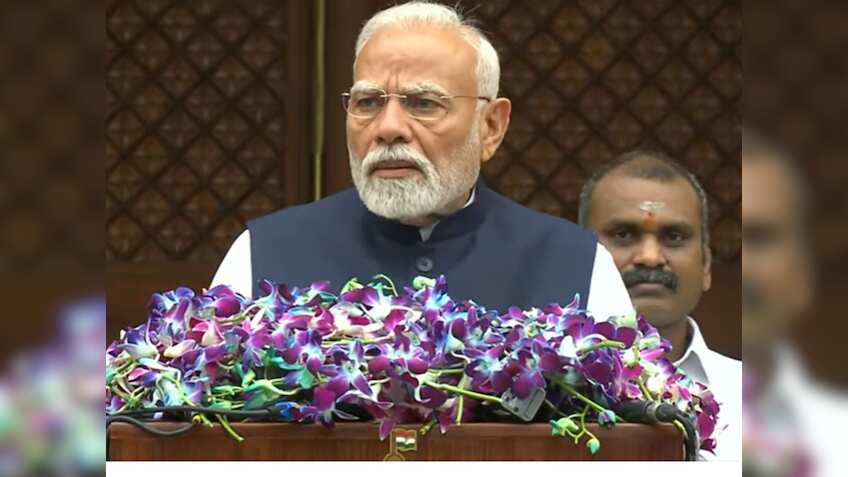 PM मोदी ने बनाया नया रिकॉर्ड! इस मामले में पूर्व प्रधानमंत्री इंदिरा गांधी को छोड़ा पीछे