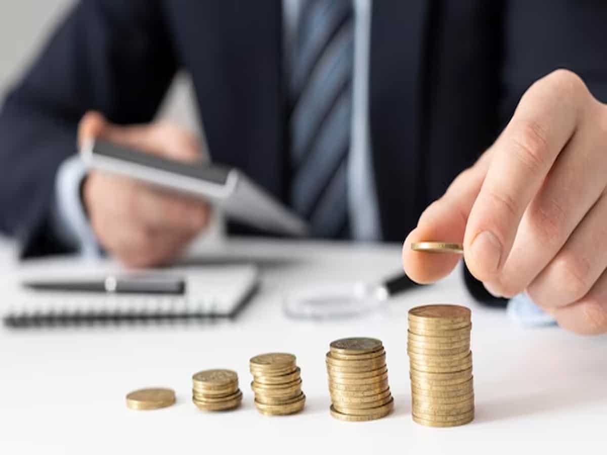 7- एयू स्मॉल फाइनेंस बैंक एफडी रेट