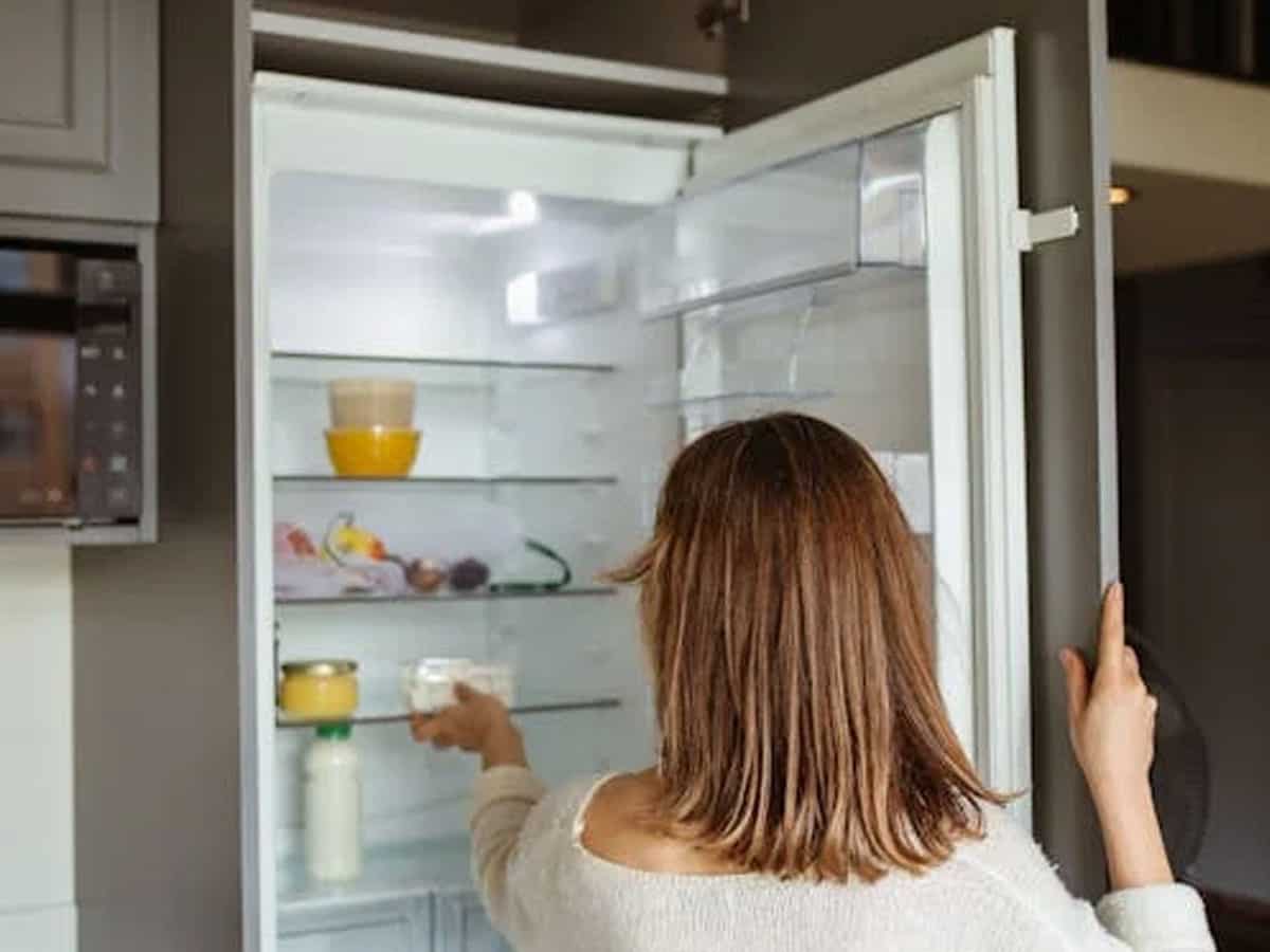 आधा इंडिया फ्रिज के साथ करता है ये 5 गलतियां, मानसून में बिजली का बिल बचाने है तो आज ही छोड़ दें ये आदतें