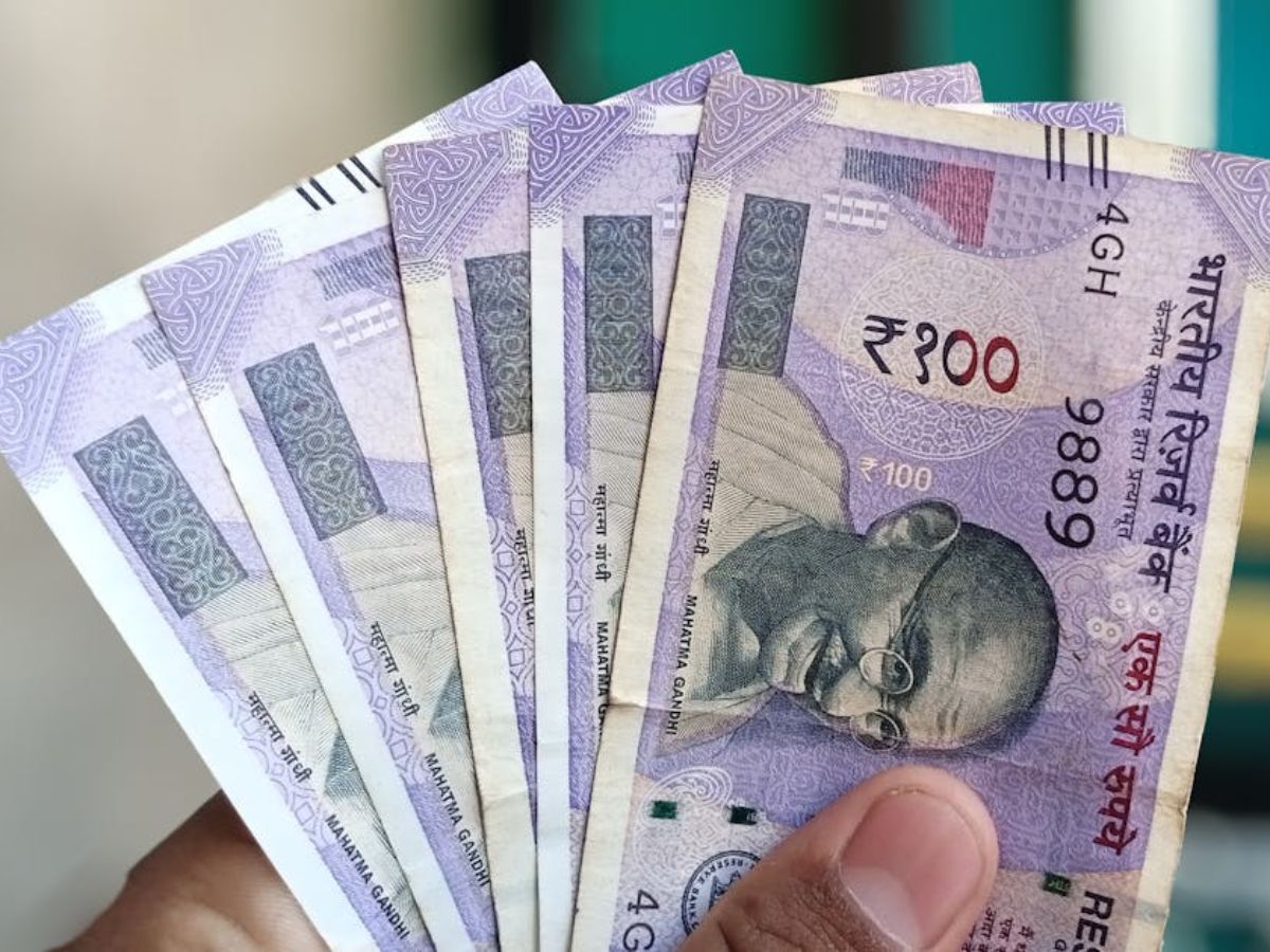 रुपये में हाहाकार! 5 महीने की सबसे बड़ी गिरावट, ये 4 वजहें पढ़कर समझ जाएंगे क्यों गिरा रुपया