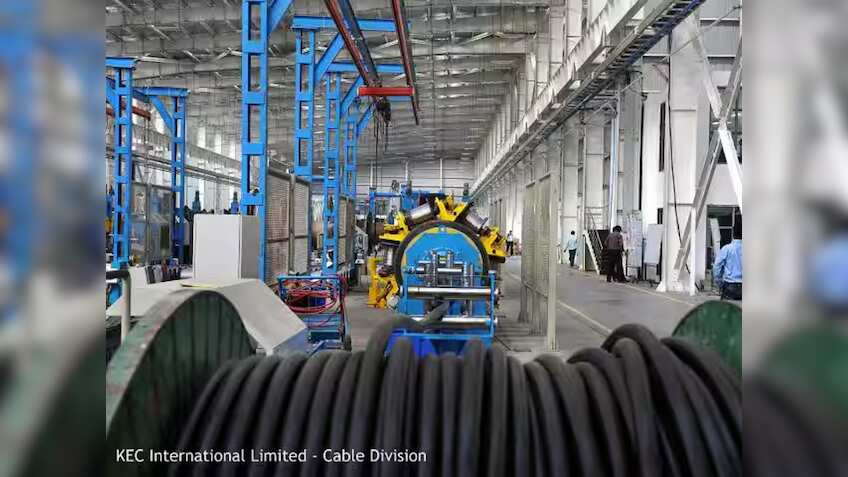 2025 में 'रुला' ही रहा है ये मल्टीबैगर शेयर, अब कंपनी को मिले ₹1,509 करोड़ के नए ऑर्डर, स्टॉक पर नजर रखने की बारी