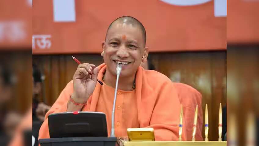 योगी सरकार के सेवामित्र पोर्टल से बदली तस्वीर, घर बैठे कामगारों को मिल रहा रोजगार, जानिए कैसे